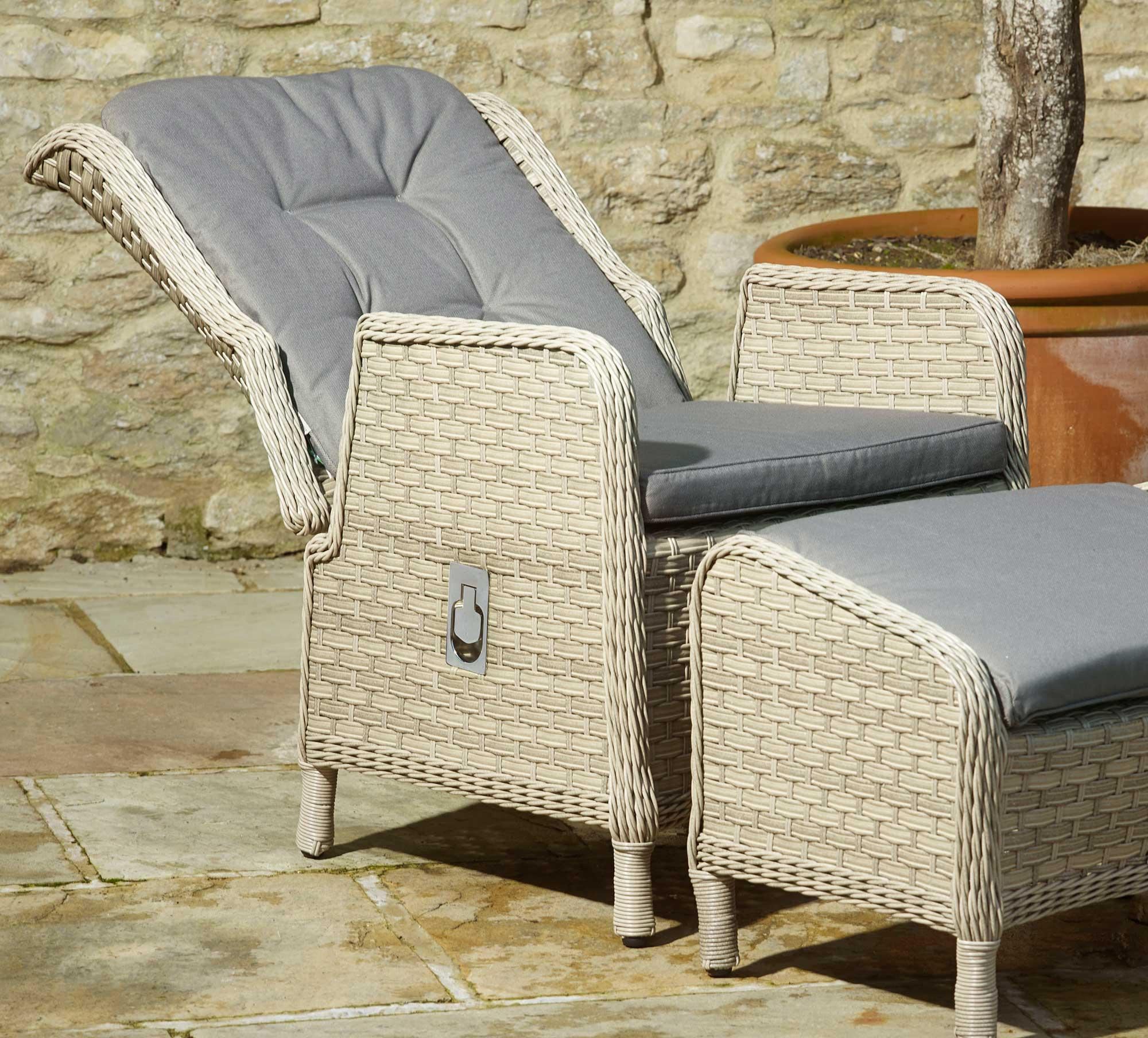 Garden furniture Green Genie Landscapes